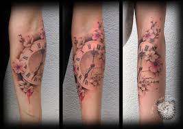 Die funktion steht erst in ca. Arm Uhr Blumen Tattoo Von Fat Foogo