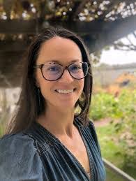 Martha Ruff's Instagram, Twitter & Facebook