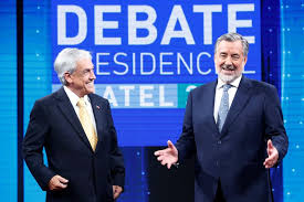 Los 8 candidatos presidenciales se enfrentan en el último debate televisivo en chile antes de las elecciones del próximo 19 de noviembre. Chile Chile Que Dejo El Ultimo Debate Presidencial A Dias Del Balotaje