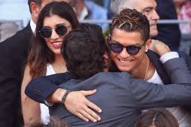 La estrella española reconoció la buena relación con cristiano ronaldo, pero tomó distancia para considerarlo como su amigo. Cristiano Ronaldo Watches Rafael Nadal Beat Novak Djokovic And Bumps Into Fellow Real Madrid Legend Mirror Online