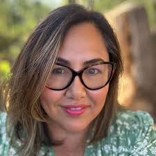 Mick Jones walks through Venice and finds a street scene playing The Clash,  this happens @the_clash @themickjones