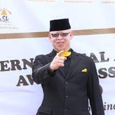 Isaac newton was an english physicist and mathematician famous for his laws of physics. Isaac Mwaura Cbs Mp Mwauraisaac1 Twitter
