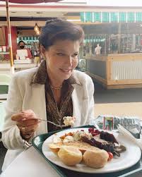 Celebrando con mi actriz y productora de películas en Hollywood, te amo  @paola_paulin ❤👯‍♀️ @spagobh