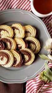 二色のぐるぐるローズクッキー 動画 レシピ レシピ お菓子 簡単 クッキー生地