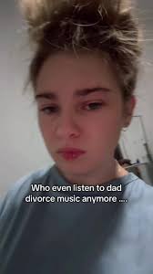 lay (@layla.moody.days)