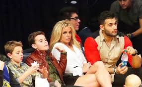 Jun 23, 2021 · britney spears posted a picture of her sons sean preston federline and jayden james federline from their trip to disneyland in 2019 credit: Hollywood Britney Spears Reminisces About Being A Young Mom After Having Sons At 24 25 Entrendz Showbizz