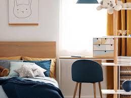 Kecuali divan, lemari samping nakas menggunakan duco, list headboard warna kuning menggunakan acrilic muncul penerangan lampu. Ide Desain Kamar Tidur Buat Anak Perempuan Moms Wajib Tahu Nih Diadona Id
