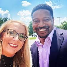 Elizabeth Rawlins's Instagram, Twitter & Facebook