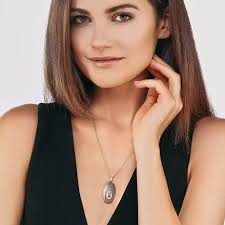 Lockets by expert jeweler Victor Mayer