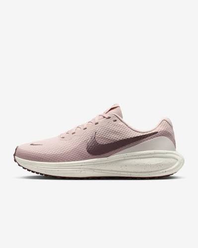 Nike Revolution 8