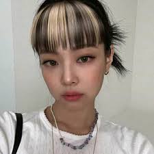Two toned bangs, new hairstyle guys! -nini