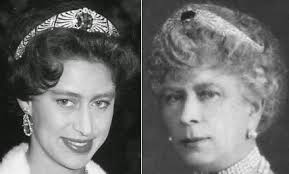 The central diamonds in the flowers can be replaced with five sapphires. Strathmore Rose Tiara Archives What Kate Wore