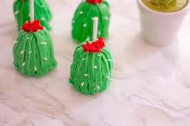 These cacti much prefer desserts to the desert, thank you very much! Cactus Cake Pops Recipe For A Perfect Party Seelindsay