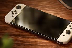 The oled screen should provide a bigger, much higher quality picture. Ffkevimuvl33jm