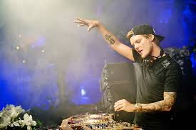 Celebrul Dj Avicii A Murit La Doar 28 De Ani