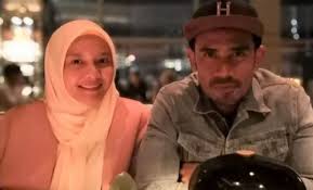 Kalau dah jodoh, pasti bersama kembali. Remy Ishak Dan Tunang Beautifulnara Gosip Artis Malaysia Terkini
