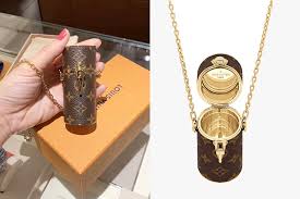 Height 3.5, width 1.5, depth 1.5, strap drop 19.5 designer: Lv Lipstick Case Lipstick Gallery