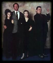 Watch free the dinner party hindi dubbed movierulz gomovies movies a budding playwright and his wife attend a dinner party hosted by wealthy, cultural elites, who have promised to bankroll the writer's latest play to broadway, but, in fact, have darker designs in mind for the couple. 29 Beetlejuice Dinner Party Ideas Beetlejuice Beetlejuice Halloween Tim Burton