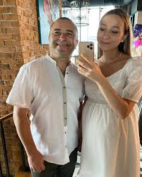 Читайте её полное досье, биографию и компромат. Viktor Pavlik Tatova Koliskova Pevec Posvyatil Pesnyu Synu Mishe Video