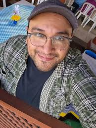 Hola 👋 mi nombre es Manuel Calderón soy el fundador de Diamond Cakes así  lleva por nombre mi empresa , Una Historia que de verdad vale la pena que  la escuchen de mí ....... como Diamond Cakes me ...