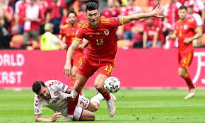 Holnap / 16:00 fogadást szerkeszt. 9pmdvh8pzp1bvm