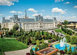 „palatul din centrul iaşilor, conceput în spiritul palatelor comunale thus, in iasi we have the palace of culture. Palatul Culturii De La IaÈi Muzeul Muzeelor Moldovei Coltisor De Romania