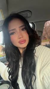 Elinor Davies's Instagram, Twitter & Facebook