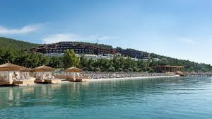 Lujo bodrum, with its minimal architectural style, natural colors and spectacular aegean view, blends comfort and luxury with such delicate balance and an artistic rigor to give you more pleasure than a masterpiece can offer. Titanic Deluxe Bodrum All Inclusive Guvercinlik Holidaycheck Turkische Agais Turkei