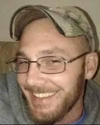 Ryan Felton's Instagram, Twitter & Facebook