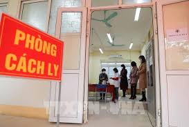 Không có triệu chứng của bệnh nhưng chồng chị trong tầm 7 ngày đầu có triệu chứng nhẹ như ho và nghẹt mũi. PhÆ°Æ¡ng An Xá»­ Tri Khi Co Há»c Sinh Máº¯c Covid 19 Trong TrÆ°á»ng Há»c