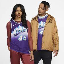 Holen sie sich die besten trikots, die sie online unter www.nbastore.jp finden. Nike Donovan Mitchell Utah Jazz Hardwood Classics Jersey