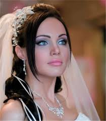 10 hairstyles that flatter a brown hair blue eyes combination. Bridal Makeup Blue Eyes Dark Hair Saubhaya Makeup