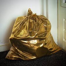 What do i take, you ask ? Sculpture On Instagram Jaap Scheeren Jaapscheeren Sculpture Sculptor Gold Aesthetic Quirky Art Gold Everything