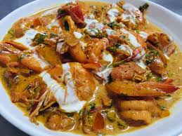 I didn't have ginger, and only cooked the onions for 10 minutes. Masu Cafe Trying Something New Shrimp Tikka Masala Facebook