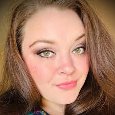 Leanne Elkins's Instagram, Twitter & Facebook