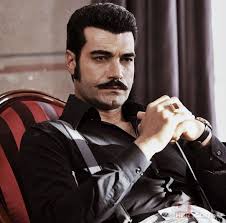 Yüşra geyik, 1990 yılında samsun'da doğmuştur. Arka Sokaklarin Zelis I Yasiyla Gundem Oldu Bakin Yusra Geyik Kac Yasindaymis