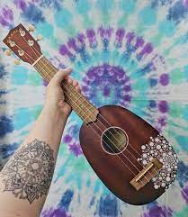 More home décor from no brand. Hang This Painted Ukulele On Your Wall As A Beautiful Bohemian Art Piece And Grab It Down When Friends Come Over To Play Some Happ Ukelele Arte Disenos De Unas