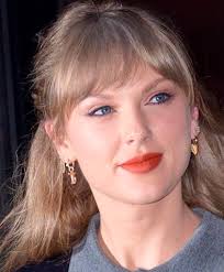 Face card . . . LETHAL❤️‍🔥 Supermodels are so lucky she picked music!!