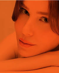 elcinsangu Logra por si misma lo que otras no han podido, el solo nombre de  Elçin Sangu hace a sus fans mover montañas. En el marco de los festejos por  su cumpleaños,