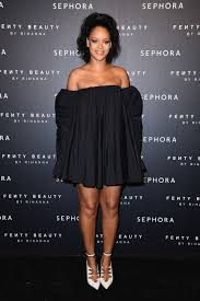 Trouvez votre style et ne le quittez plus ! Rihanna S Best Street Style Rihanna S Best Looks