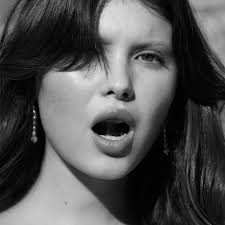 Super bronzy look today, heavy feature