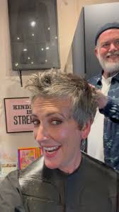 FINALLY I’m now ALL my own colour now and I flipping love it!!! Thanks  @adamreedhair you nailed it!!! #hairjourney #goinggrey #silversisters  #greyhair #grayhair #ditchthedye #saltandpepperhair ...