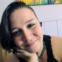 Dee Hurd's Instagram, Twitter & Facebook