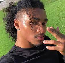 Epingle Par Eric Luis Sur Lockige Haare Coiffure Homme Long Coiffure Homme Coiffure Homme Tresse