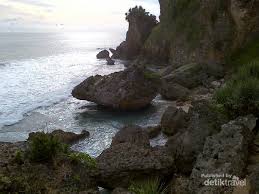Pantai ngobaran salah satu objek wisata pantai eksotis di gunung kidul, jogja yang menarik untuk dijelajahi pesona alamnya. Bersembunyi Akhir Pekan Di Pantai Ngobaran Gunungkidul