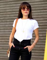 Idée de coupe de cheveux mi long avec frange cheveux & beauté tendances et conseils. Frange Droite Sur Cheveux Longs 20 Facons De Porter La Frange Droite Avec Style Elle