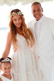 The mother and daughter performed a dance routine to beyoncé's latest hit single, 7/11. Beyonce Knowles Picture Of Husband Jay Z And Daughter Blue Ivy Dancing At Her Mum S Wedding Is Too Cute