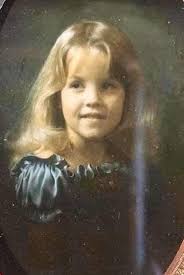 First two pics of Lisa i not seen Queen of Hearts Elvis beautiful daughter  😊😇🙏