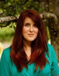 How To Dye Dark Brown Hair Red At Home Without Pre Bleaching Dye Black Hair Red Black Hair Dye Which Hair Colour