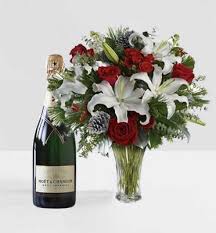 Find a variety of chocolate covered berries that make great gifts for anyone. Local Florist In Paris Luxury Flower Delivery In Paris Send Flowers Paris France